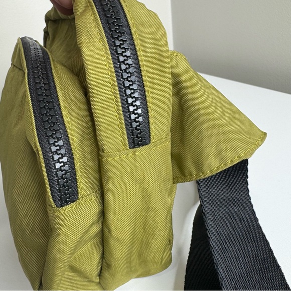 BAGGU Avocado Green Nylon Belt Bag Fanny Bag Black Strap Spellout - Picture 2 of 12